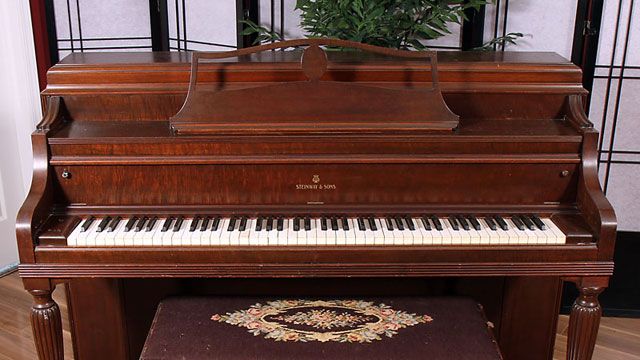 <span>1946</span> Steinway Console