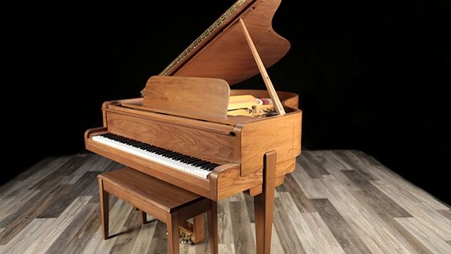 <span>1942</span> Steinway M