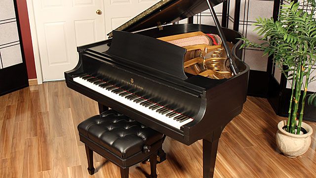 <span>1969</span> Steinway M