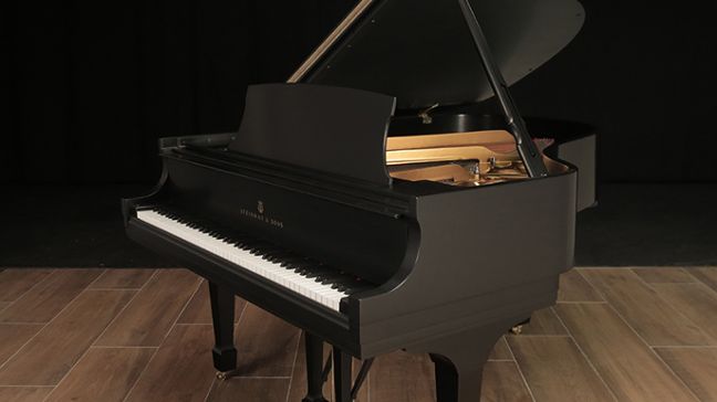 <span>1985</span> Steinway L