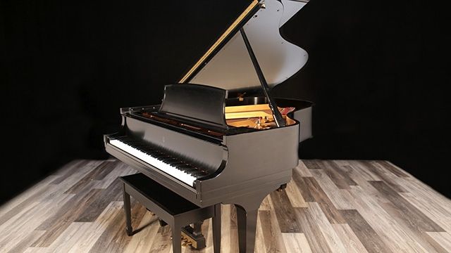 <span>1999</span> Steinway L