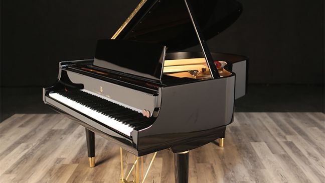 <span>1963</span> Steinway M