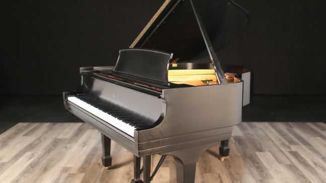 Steinway S